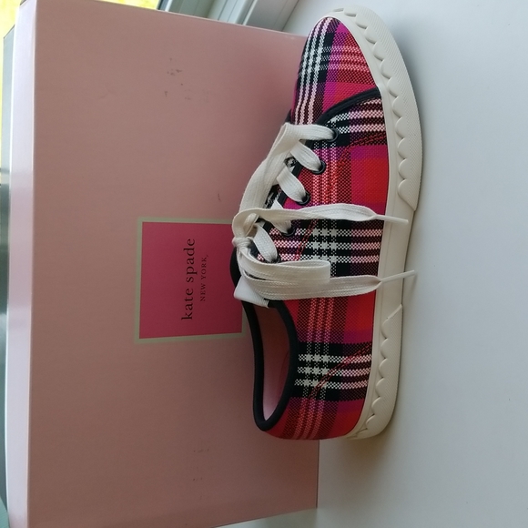 NWT Kate Spade Vale Sneakers - Picture 2 of 10